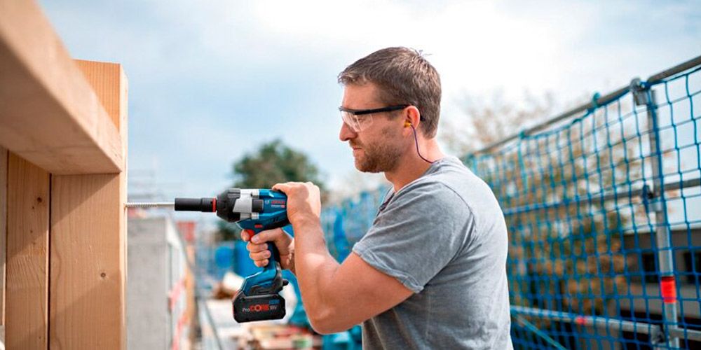 Professional vs. Consumer Impact Wrenches: What's the Difference?